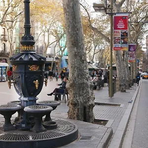 Royal Ramblas מלון